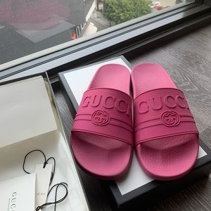 💕Pink Gucci Slides💕